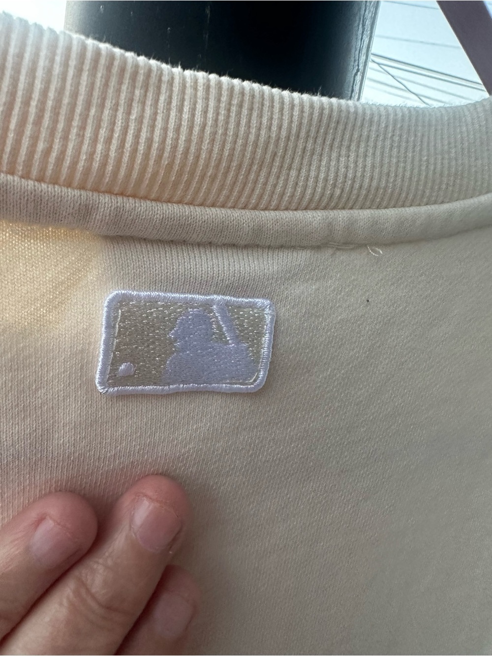 MLB Cream Crewneck Sweatshirt with Black 'B' Logo and Sleeve Trim - Picture 10 of 11